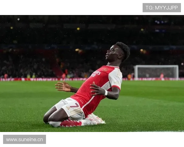 萨卡进球签字庆祝续约正式完成